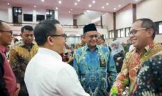 Danny Pomanto, Walikota Makassar, mendorong perbaikan dalam bidang digital setelah Kota Makassar meraih peringkat satu sebagai Sistem Pelayanan Berbasis Elektronik (SPBE) di Sulawesi Selatan.
