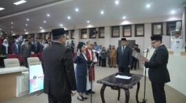 Walikota Maakassar, Munafri Arifuddin melantik Nielma Palamba sebagai PJ Sekretaris Daerah Kota Makassar. (FOTO:HUMAS PEMKOT)