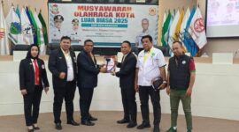 Ketua Komisi B DPRD Kota Makassar, H. Ismail terpilih sebagai Ketua KONI Makassar secara aklamasi. (FOTO:ist)