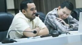 Wakil Ketua DPRD Kota Makassar, Suharmika dan Eric Horas memimpin Rapat Koordinasi dan Konsultasi di Ruang Banggar DPRD Kota Makassar. (FOTO:ist)