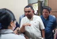Wakil Ketua DPRD Kota Makassar, Andi Suharmika, melakukan inspeksi mendadak ke PT Saut di Kawasan Industri Makassar (KIMA) setelah menerima laporan pelanggaran perizinan dan indikasi pencemaran lingkungan pada Kamis (08/05/2025). (FOTO:ist)