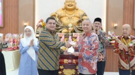 Wali Kota Makassar, Munafri Arifuddin, menghadiri sekaligus meresmikan Vihara Lahuta Maitreya yang terletak di Jl. Wahab Tarru, Sabtu (07/06/2025). (FOTO:HUMAS PEMKOT)