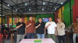 Wali Kota Makassar, Munafri Arifuddin, meresmikan cabang baru Warkop Azzahra yang berlokasi di Jalan Ratulangi pada Sabtu, 21 Juni 2025.(FOTO:HUMAS PEMKOT)