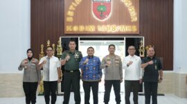 Ketua DPRD Kota Makassar, Supratman, menghadiri rapat koordinasi Forum Komunikasi Pimpinan Daerah (Forkopimda) Kota Makassar yang berlangsung di Markas Kodim 1408/Mks pada Selasa, 17 Juni 2025