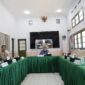 Walikota Makassar, Munafri Arifuddin, bersama jajaran Forum Komunikasi Pimpinan Daerah (Forkopimda) Makassar menggelar rapat koordinasi strategis di Markas Kodim 1408, pada Selasa, 17 Juni 2025.(FOTO:HUMAS PEMKOT)