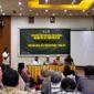Anggota DPRD Kota Makassar dari Fraksi Partai Golkar, Drg. Eshin Usami Nur Rahman, menggelar kegiatan Sosialisasi Peraturan Daerah Tahun 2025 dengan mengangkat Perda Nomor 7 Tahun 2009 tentang Pelayanan Kesehatan. Kegiatan ini berlangsung di Hotel Continent Makassar pada Senin, 17 Juni 2025.  (FOTO:REDAKSI)