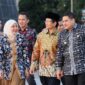 Suasana senja yang memesona di Pantai Losari menjadi latar momen hangat saat Wali Kota Makassar bersama Wakil Wali Kota, Aliyah Mustika Ilham, menyambut kedatangan Menteri Agama Republik Indonesia, Prof. Dr. KH. Nasaruddin Umar. (FOTO:REDAKSI)