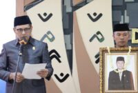 Wali Kota Makassar, Munafri Arifuddin, secara langsung memimpin prosesi pelepasan dan menerima jenazah dari pihak keluarga melalui Ketua DPRD, Supratman.(FOTO:IST)