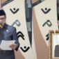 Wali Kota Makassar, Munafri Arifuddin, secara langsung memimpin prosesi pelepasan dan menerima jenazah dari pihak keluarga melalui Ketua DPRD, Supratman.(FOTO:IST)
