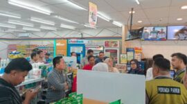 Komisi B Dewan Perwakilan Rakyat Daerah (DPRD) Kota Makassar bersama seluruh komisi lainnya melakukan inspeksi mendadak (sidak) ke sejumlah toko modern pada Jumat, 8 Agustus 2025. (IST)
