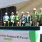 Wali Kota Makassar, Munafri Arifuddin, mendampingi Wakil Presiden RI ke-10 dan ke-12, Jusuf Kalla, pada acara peletakan batu pertama pembangunan gedung baru Rumah Sakit Islam Faisal di Jalan AP Pettarani, Makassar, Senin (22/9/2025).(FOTO:HUMAS PEMKOT)