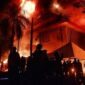 Kantor Sekretariat DPRD Kota Makassar dibakar massa pada 29 Agutus 2025.(FOTO:IST)